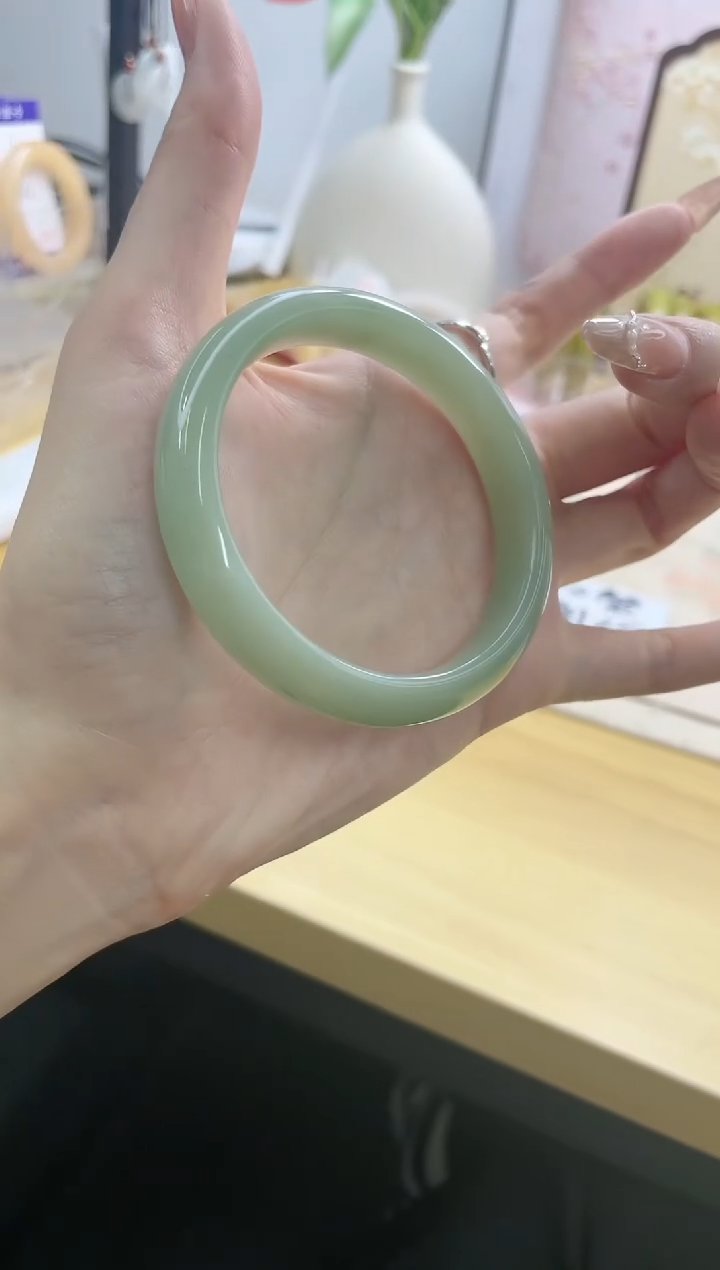 石英质玉手镯未镶嵌154/56.6