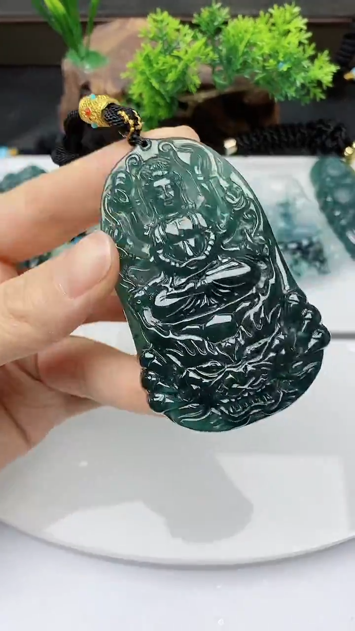 【闪购商品】翡翠颈饰未镶嵌