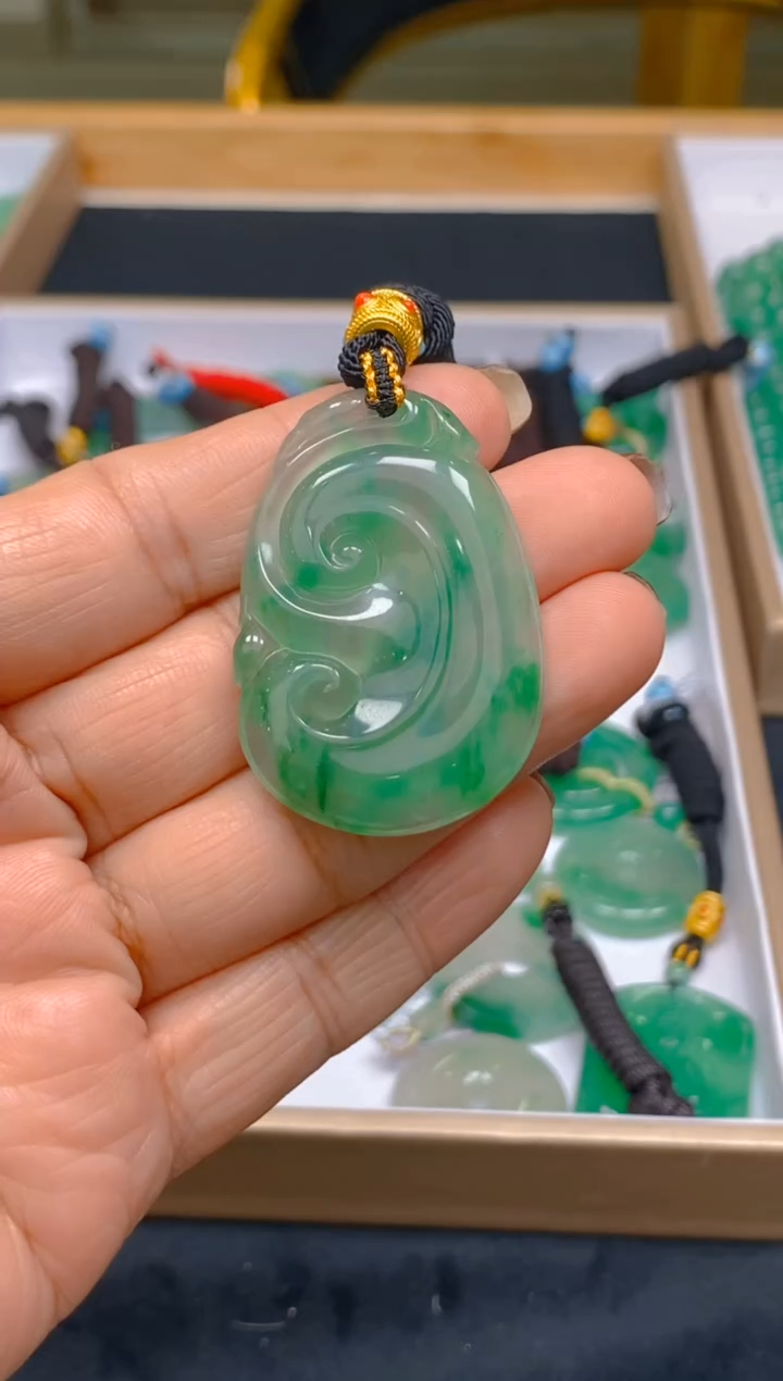 【闪购商品】石英质玉手链合金冰美人非洲翠068