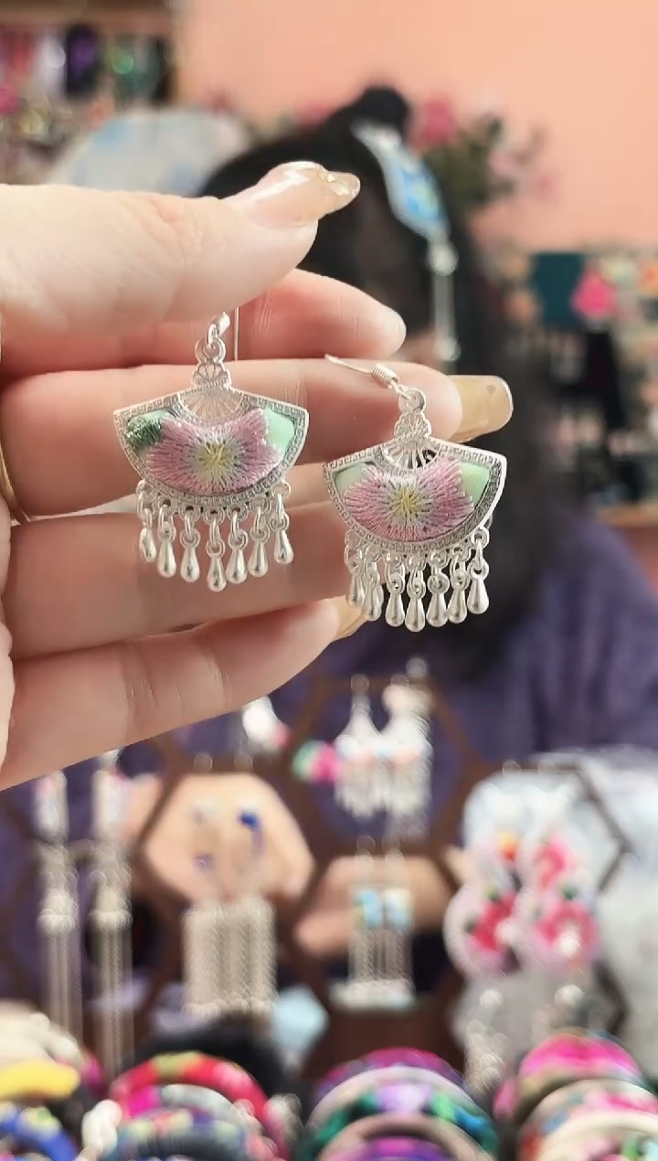 艺枝独绣手工饰品203