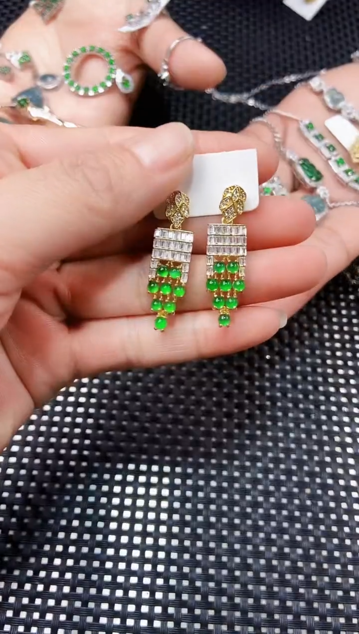 【闪购商品】翡翠耳饰未镶嵌11111111111