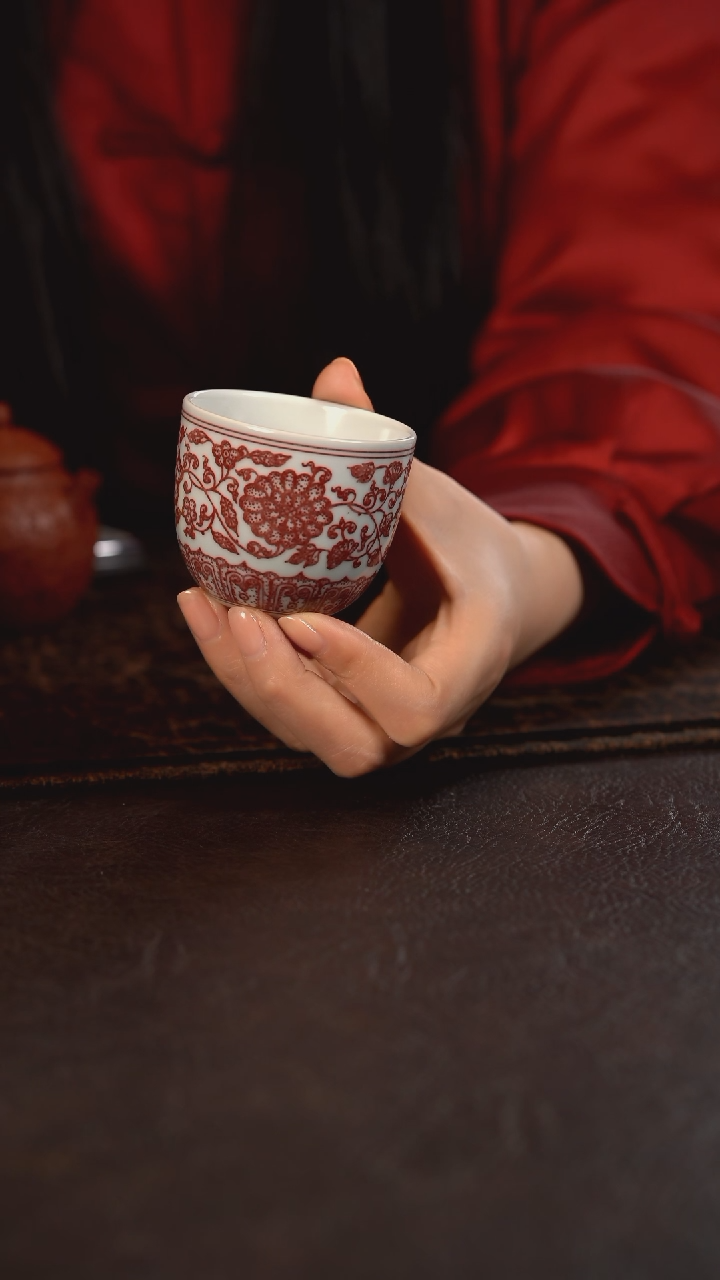 【闪购商品】杯贵红窑釉里红缠枝莲蛋蛋杯