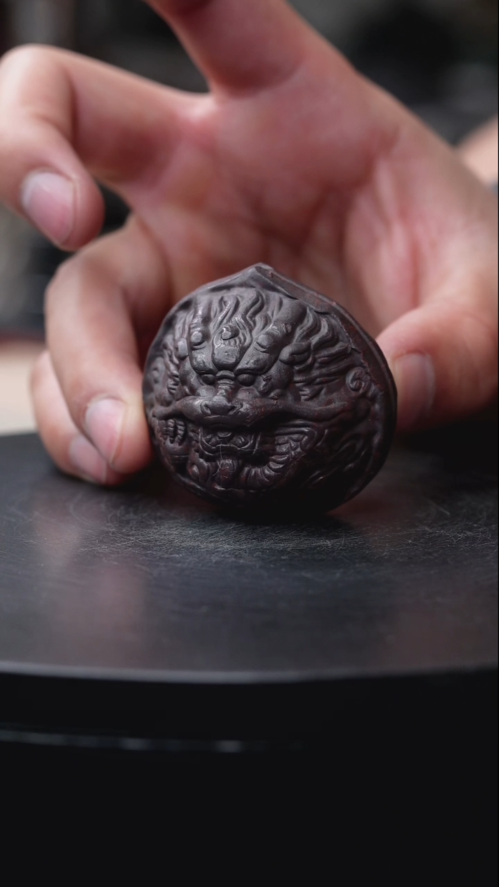 紫砂茶壶龙纹核桃茶宠