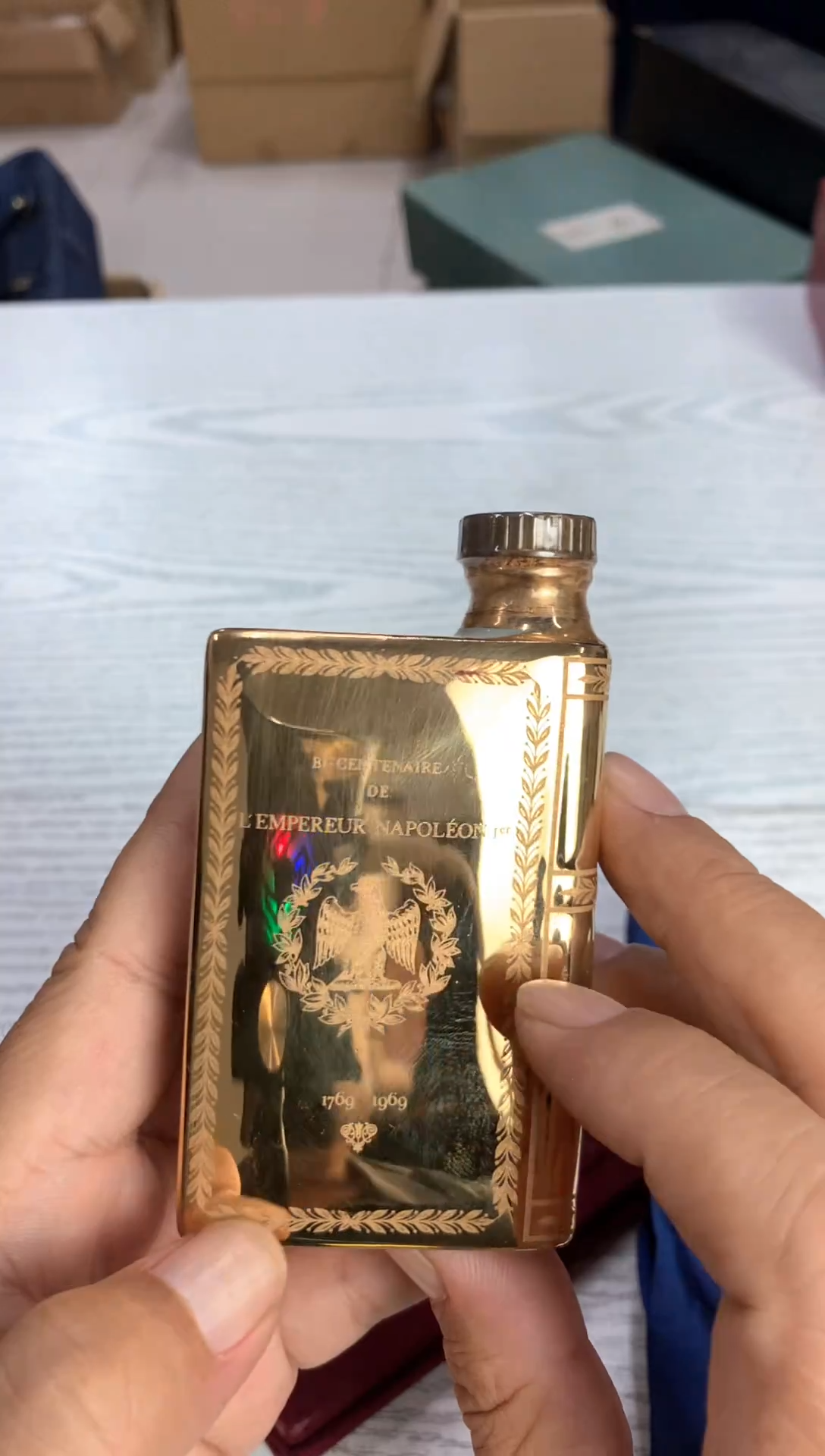 默认微瑕，不退不换，介意勿拍