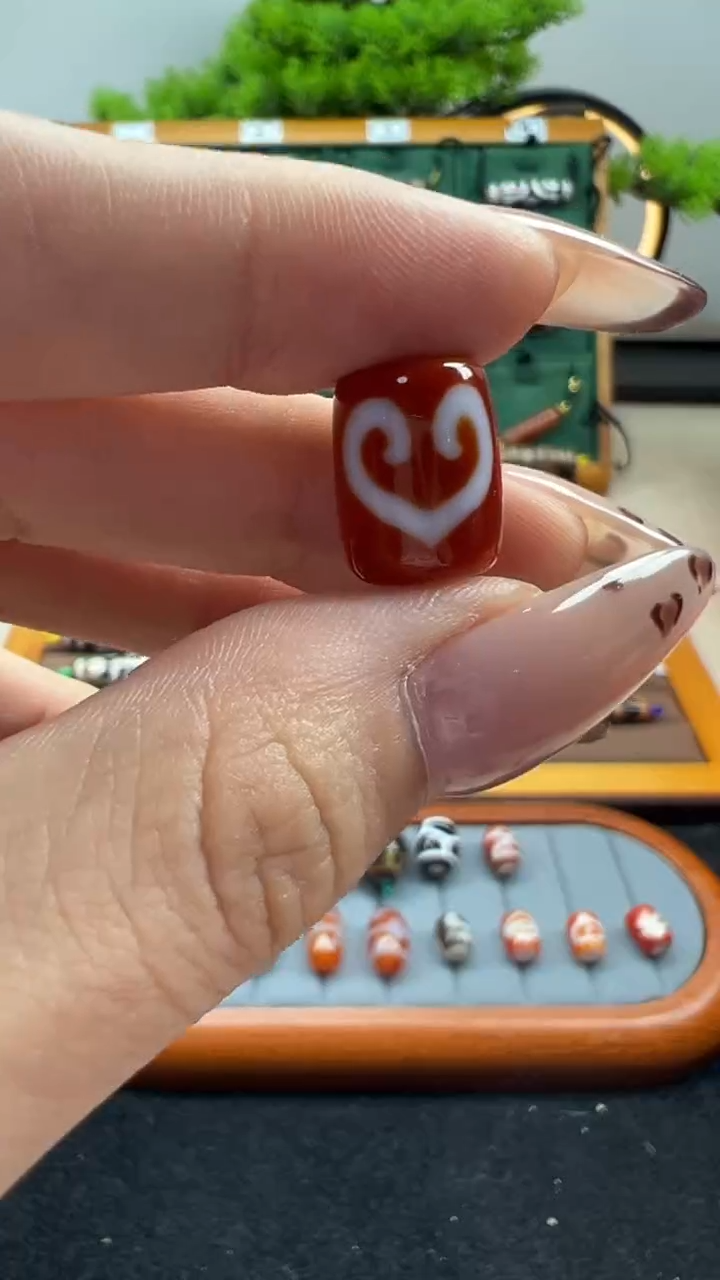 玛瑙/玉髓（覆膜）颈饰未镶嵌29.（微瑕）