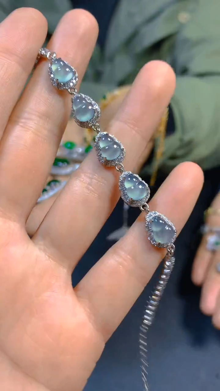 【闪购商品】翡翠手链未镶嵌0850405592多样性发一