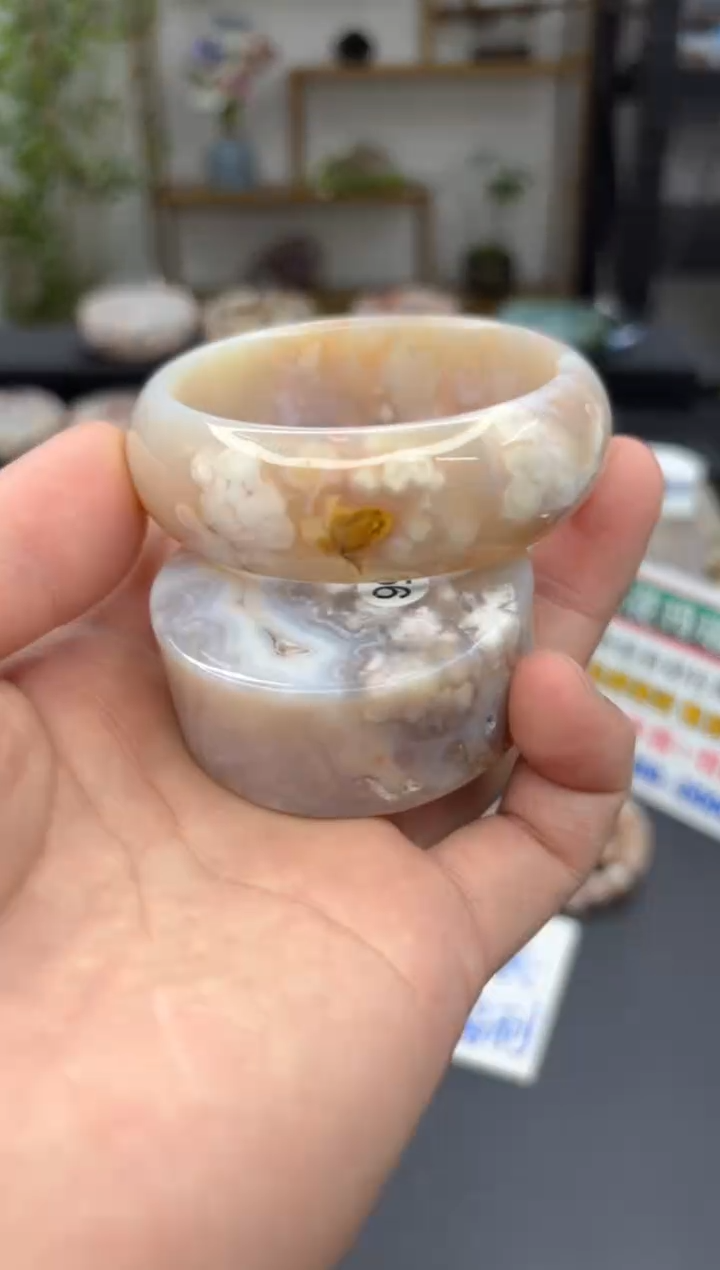 【闪购商品】石英质玉手镯未镶嵌A125(57圈赠送镯心)