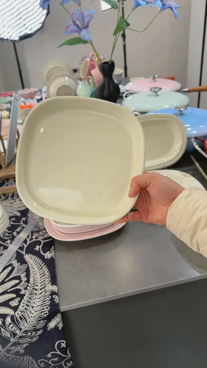 【闪购商品】瓷7.9英寸方形深盘-奶油白