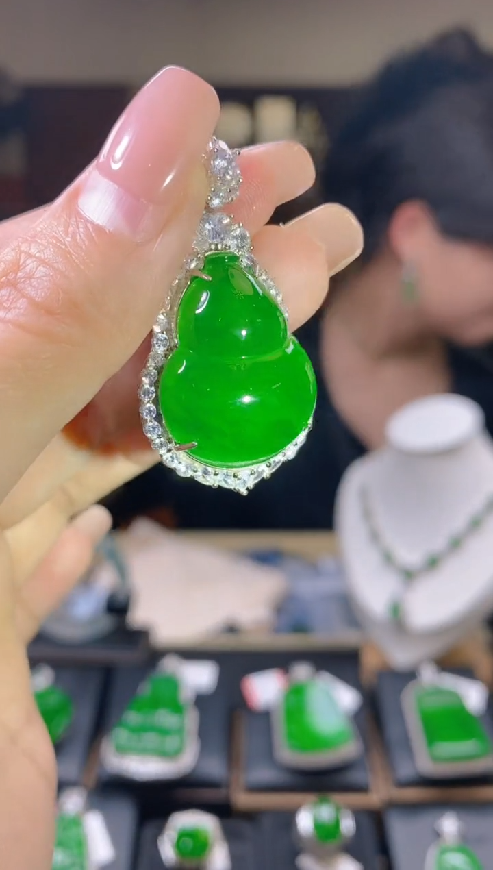 【闪购商品】翡翠吊坠(不含链)未镶嵌翡翠吊坠