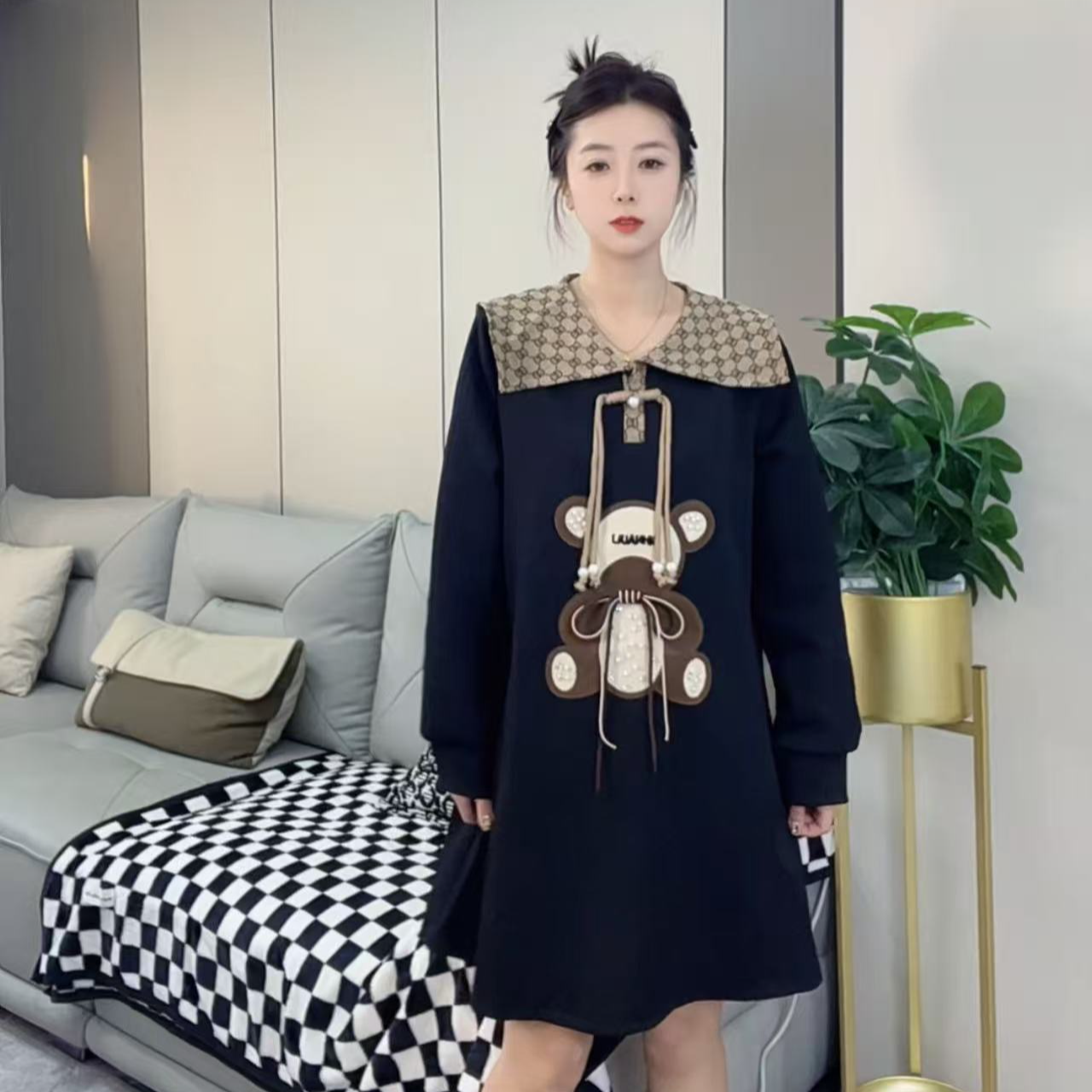 四月家~大码新款拼接盘扣刺绣减龄A版连衣裙503