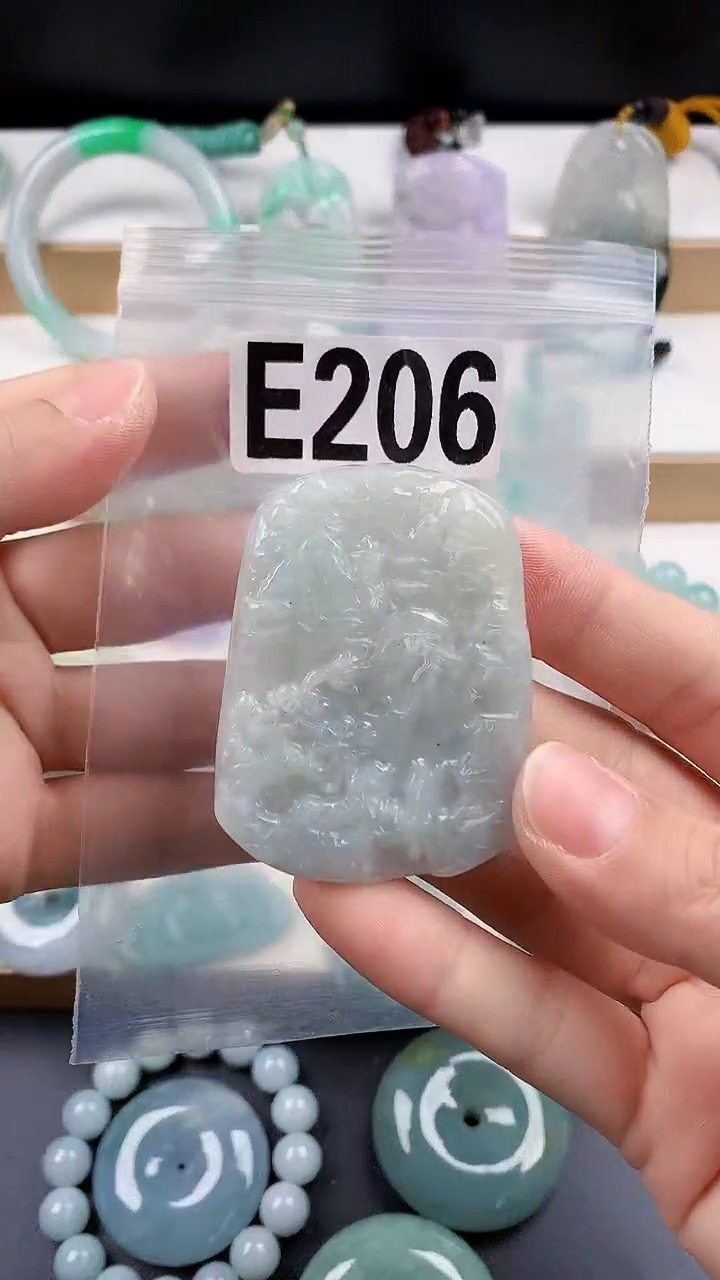 颈饰未镶嵌翡翠天然翡翠吊坠挂件