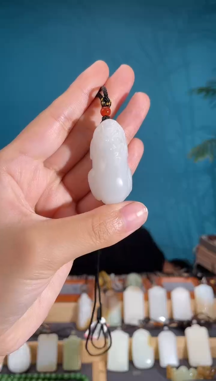 颈饰未镶嵌和田玉1