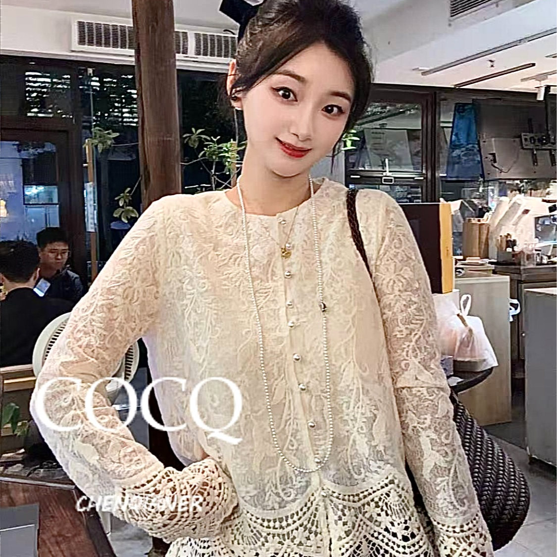 【COCQ】2025秋季新款珍珠扣蕾丝镂空钩花刺绣拼接衬衫上衣