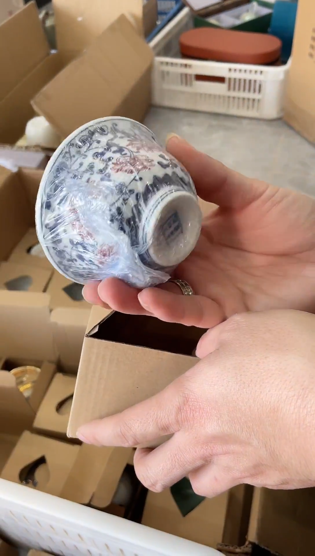 【闪购商品】【席欢李商城】缠枝莲压手杯金