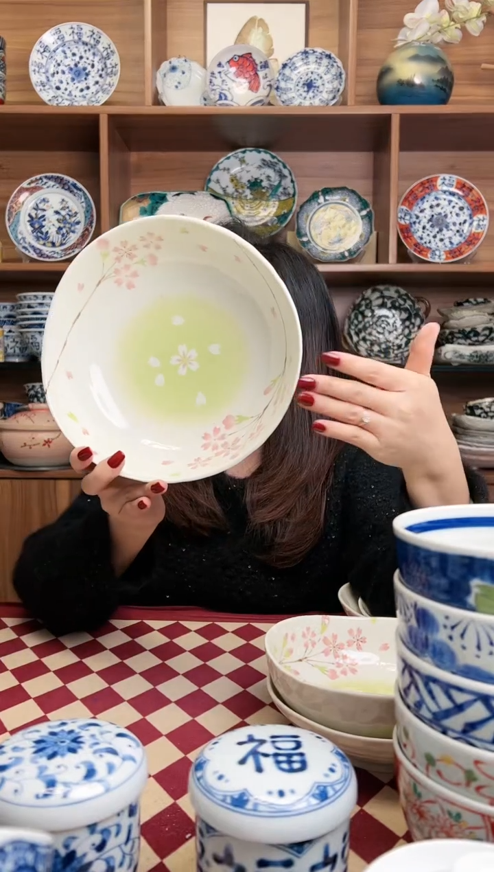 【闪购商品】瓷片桜びより 20.5cm鉢（花瓣形沙拉钵）