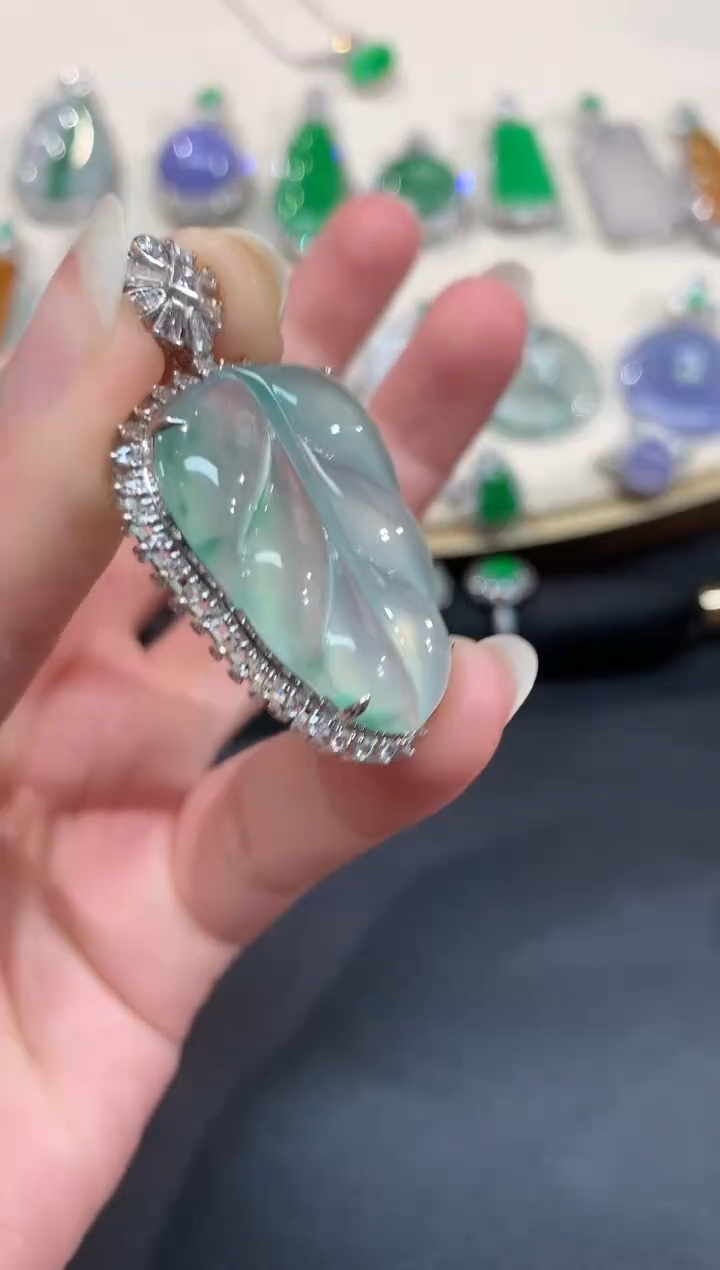 【闪购商品】翡翠吊坠(不含链)18K金镶嵌Q196|39800