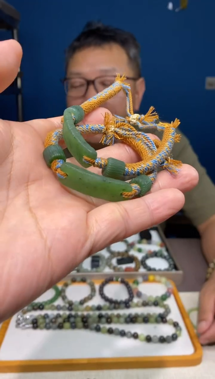 和田玉未镶嵌颈饰颜色多样性发货拍一发一