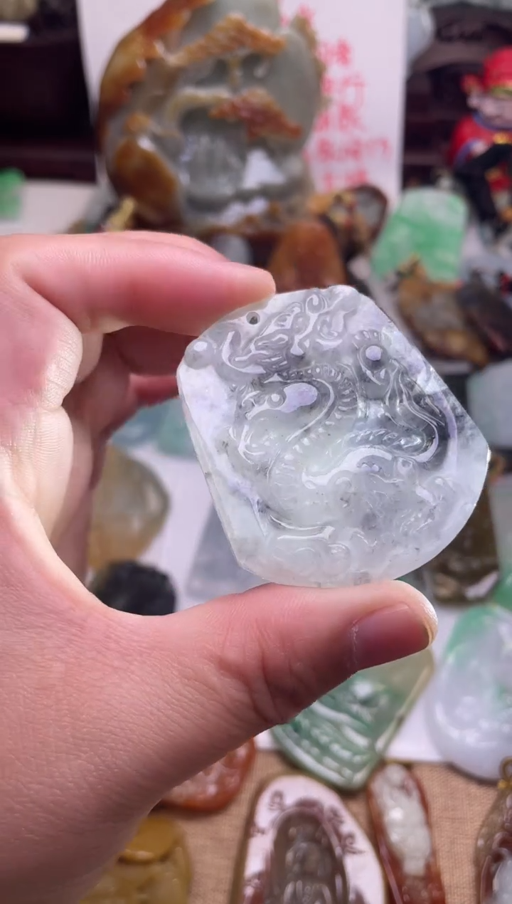 颈饰未镶嵌翡翠龙