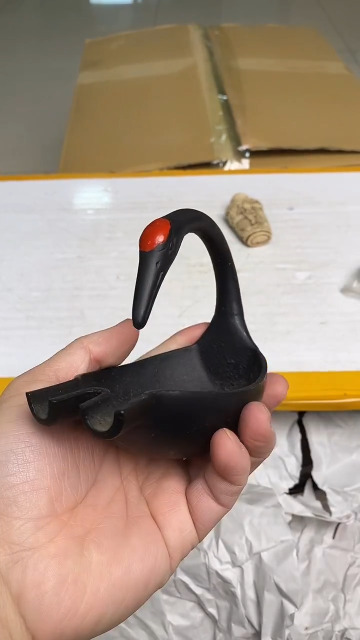 日瓷回流摆件一个