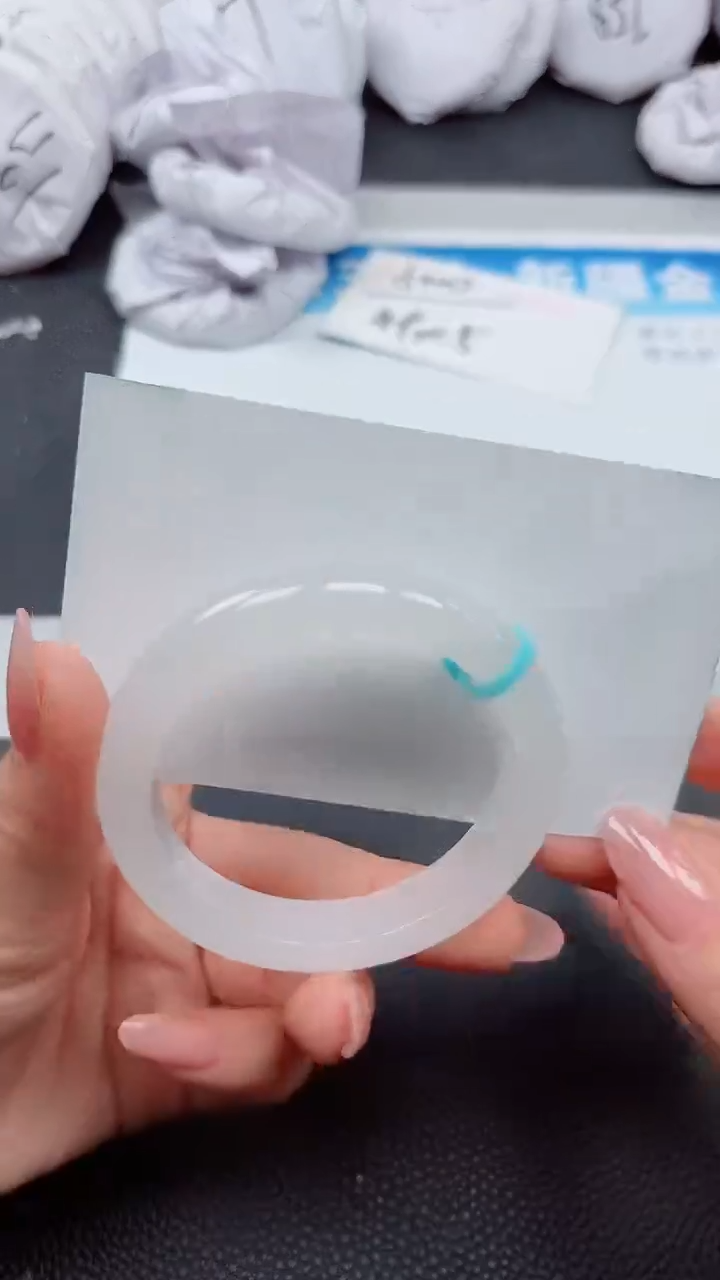 【闪购商品】石英质玉手镯未镶嵌A241