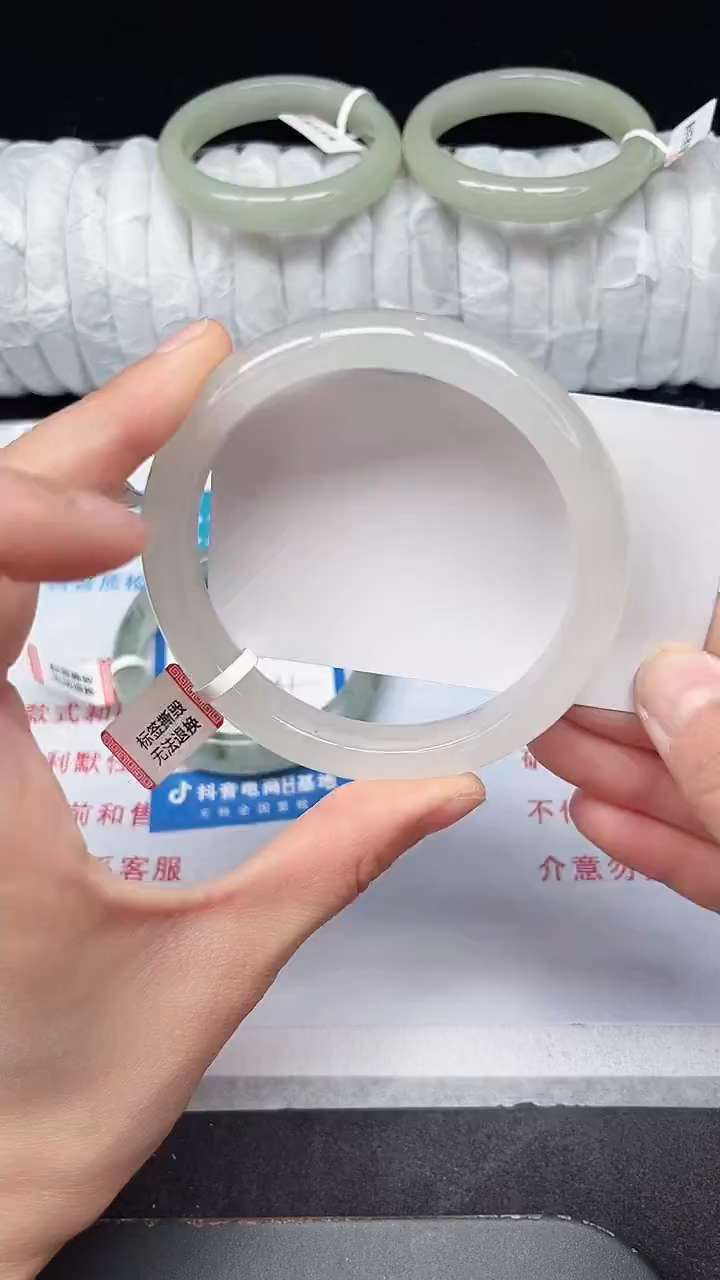 未镶嵌手镯石英质玉300-64/65