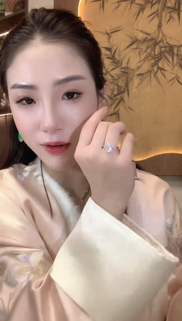【闪购商品】翡翠戒指18K金镶嵌D41翡翠