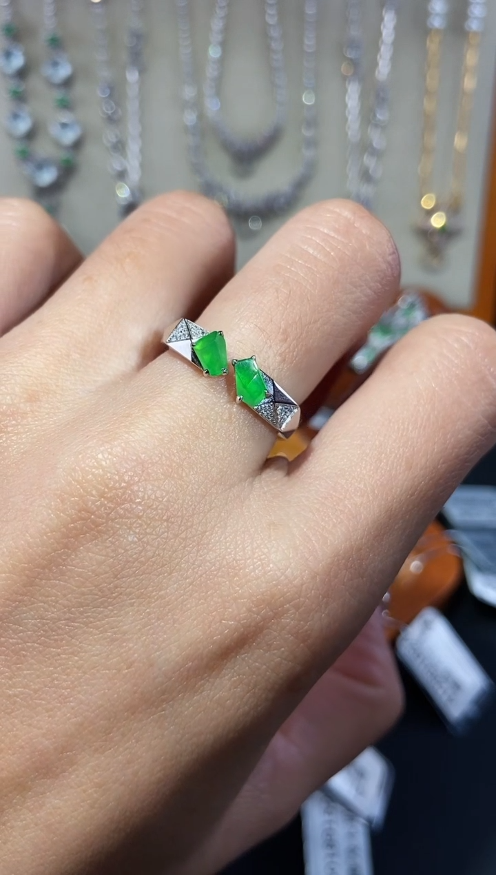 【闪购商品】翡翠戒指18K金镶嵌戒指