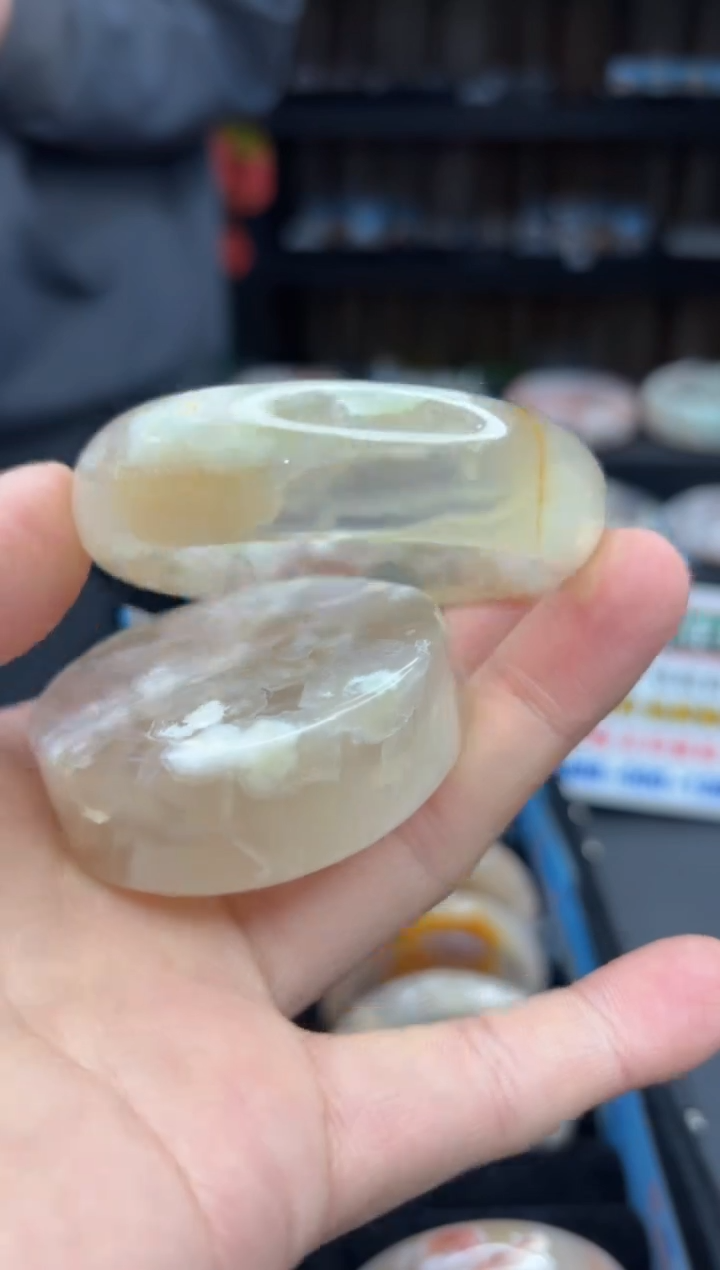 【闪购商品】石英质玉手镯未镶嵌193（54圈赠送镯心）