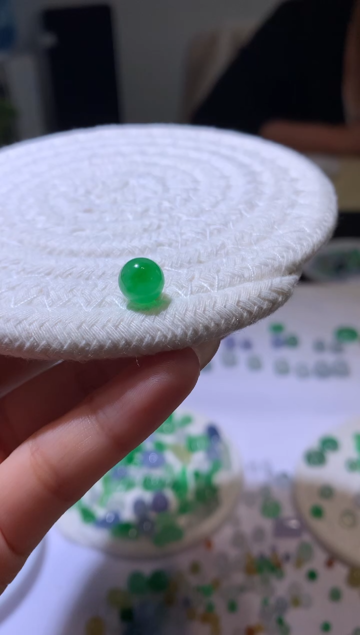 【闪购商品】定制翡翠未镶嵌8.3*绿珠18000+900