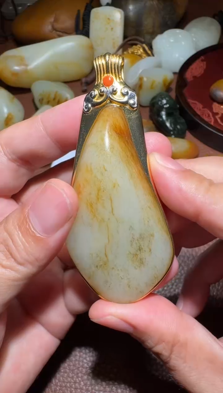 未镶嵌和田玉挂件天*哥和田玉