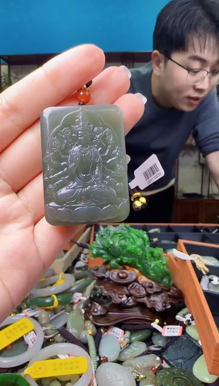 颈饰未镶嵌和田玉1