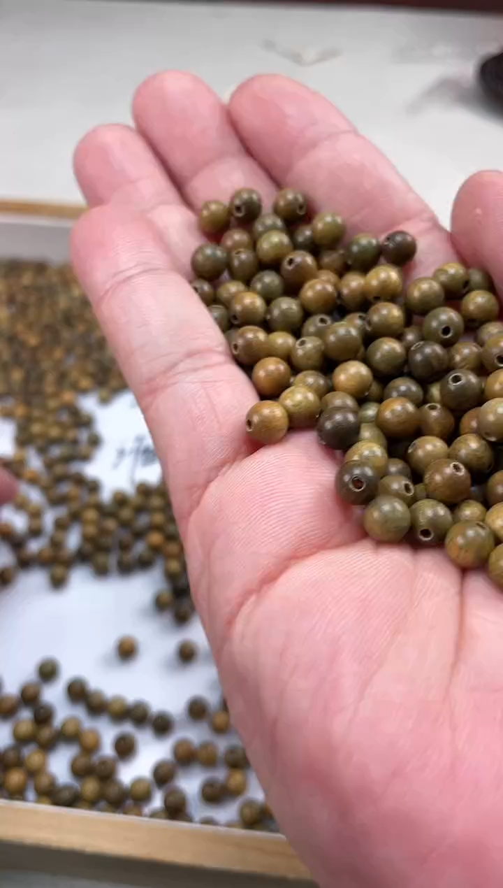 【闪购商品】维腊木（绿檀）散珠散珠卡17.7毫米