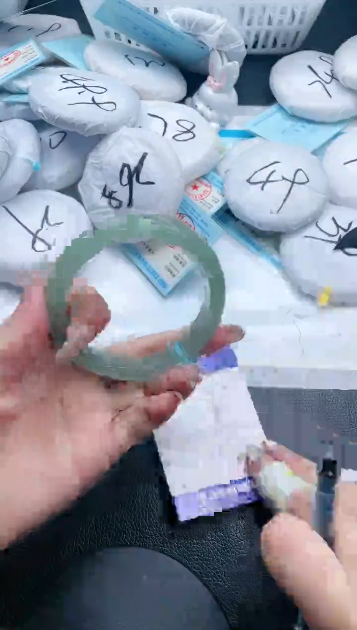 【闪购商品】石英质玉手镯未镶嵌26V90-61