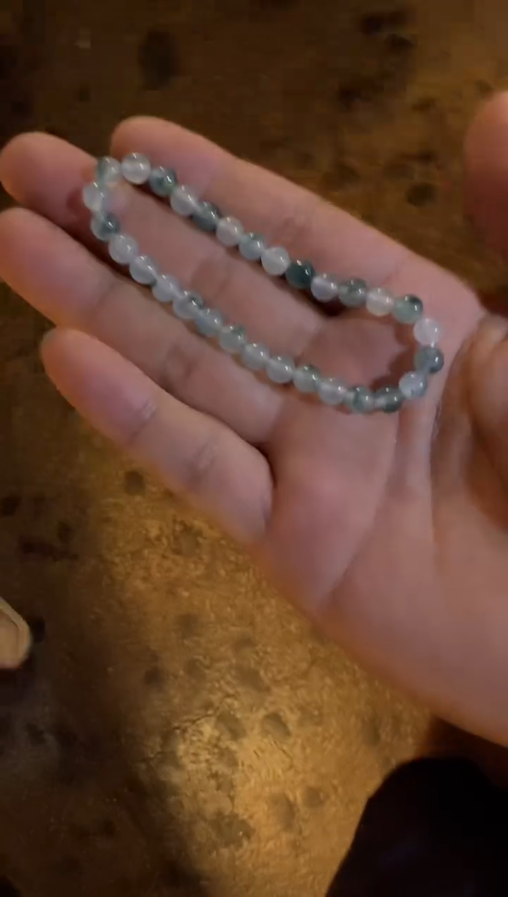 定制翡翠未镶嵌翡翠手串