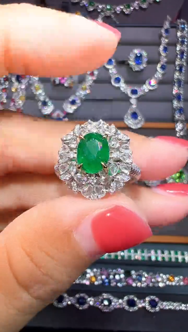 18K金镶嵌戒指祖母绿GUILD 阿富汗 1.53克拉