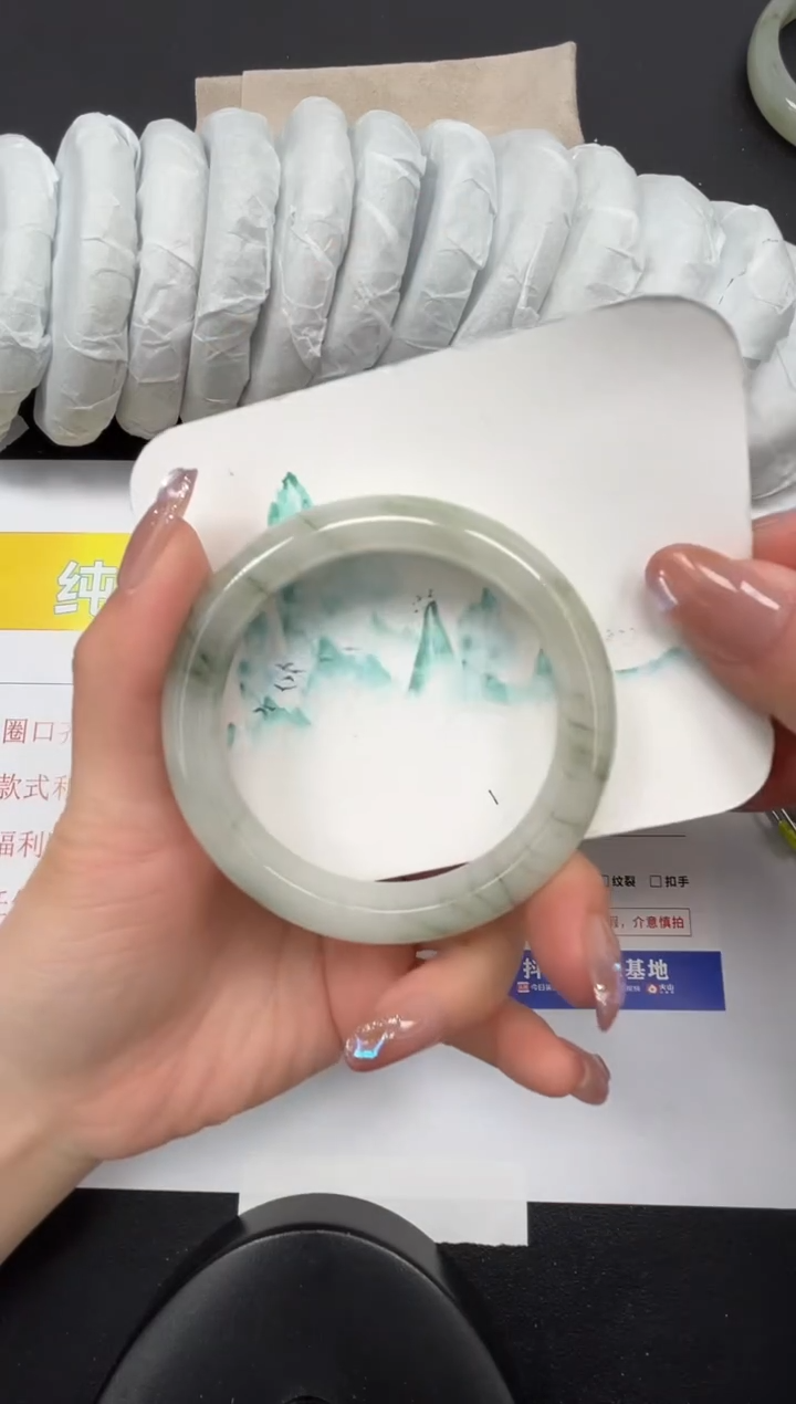 【闪购商品】石英质玉手镯未镶嵌189-55.8