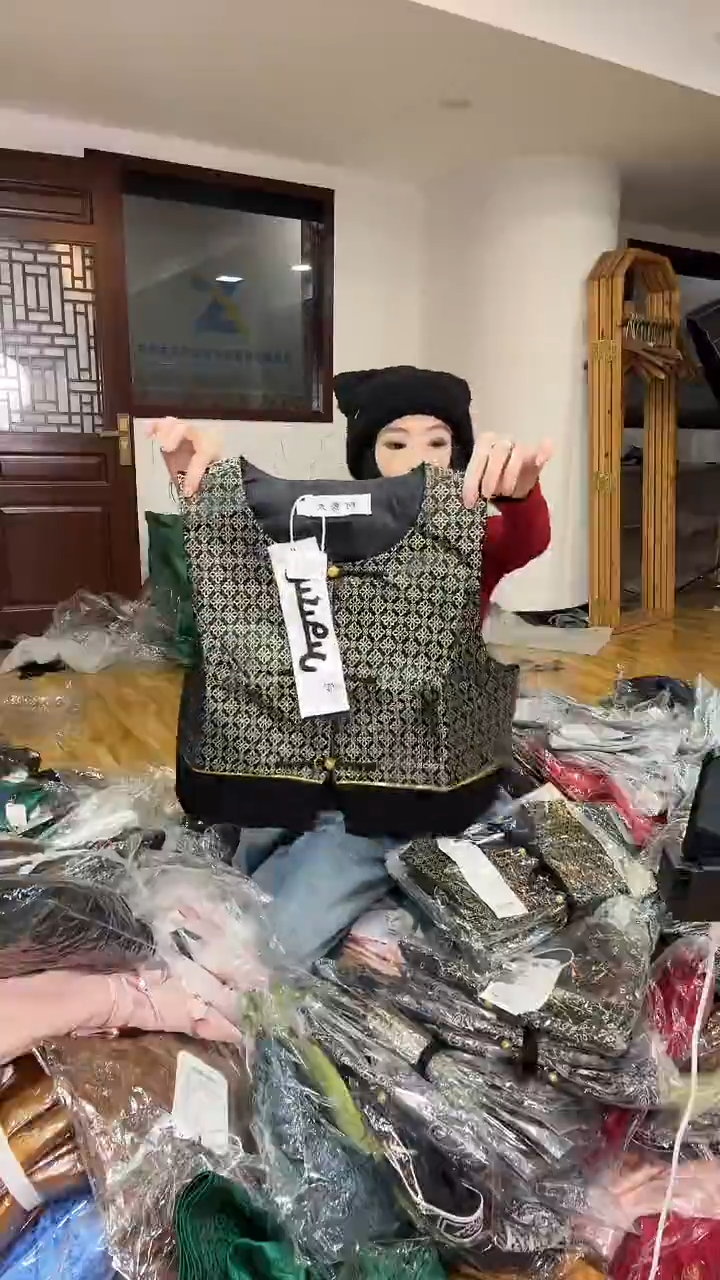 L码        105-115斤  马甲