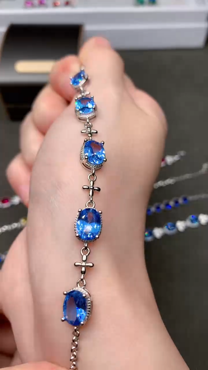 【闪购商品】海蓝宝石手链银S925镶嵌.......