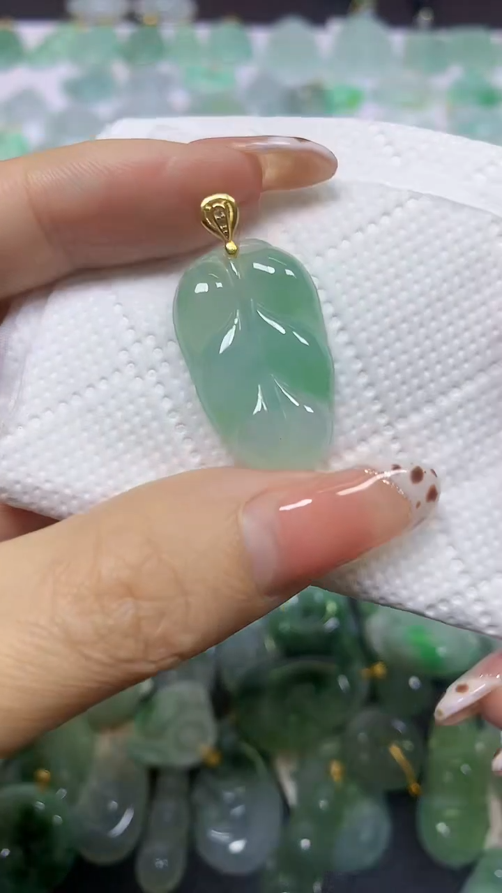 颈饰未镶嵌翡翠天然翡翠A货