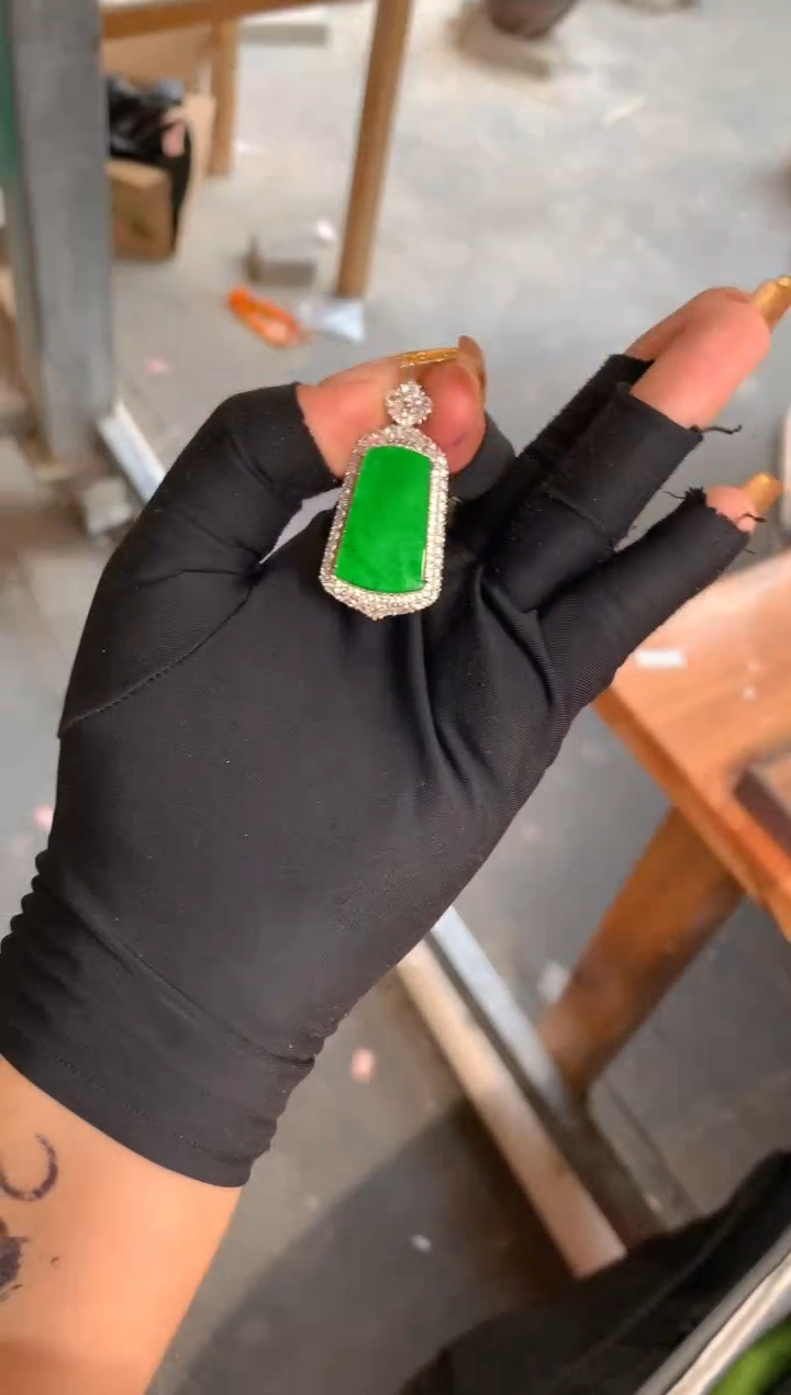 【闪购商品】定制翡翠未镶嵌32定制翡翠-多样性发货（发其一）