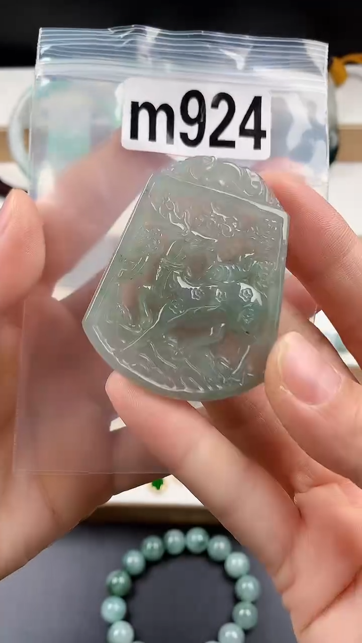 颈饰未镶嵌翡翠天然翡翠吊坠挂件