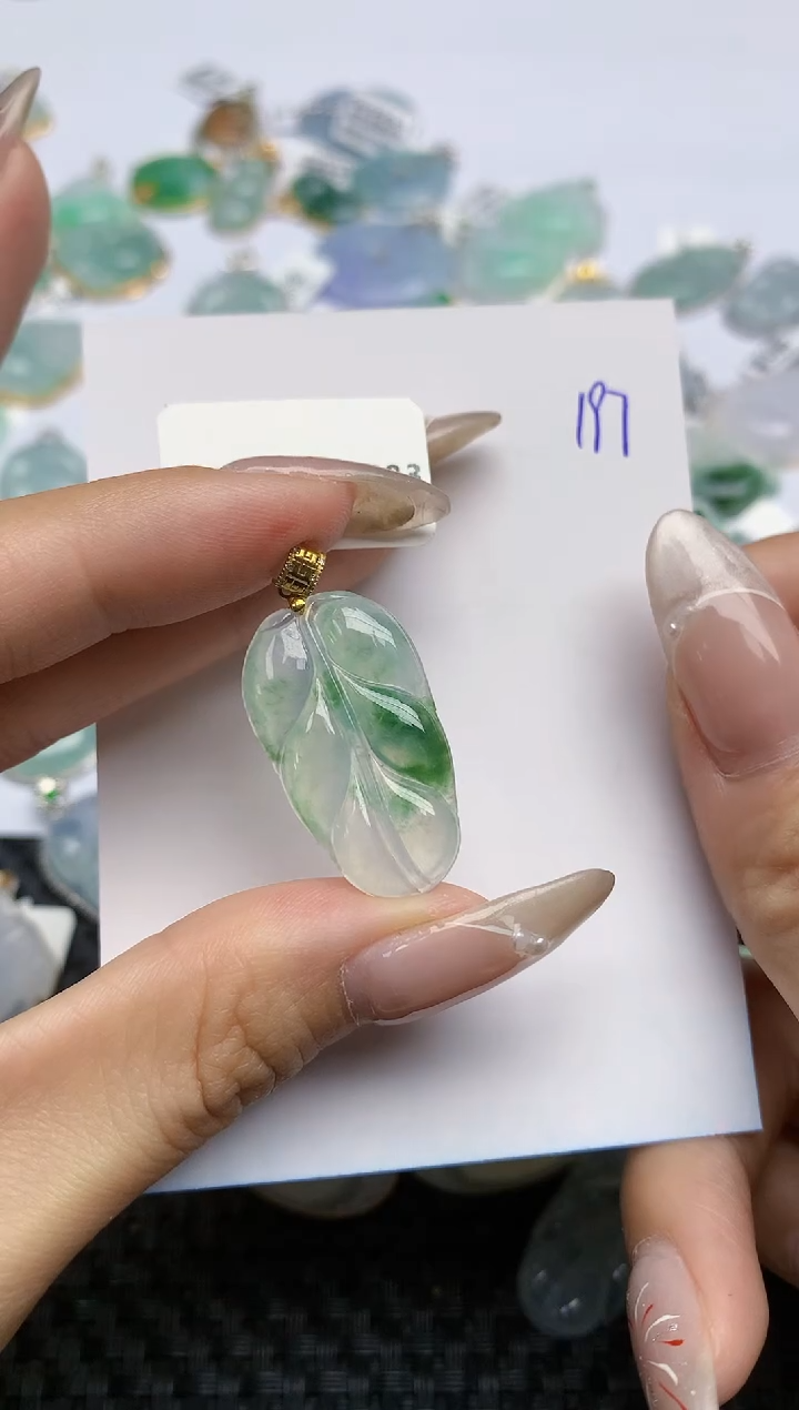 【闪购商品】翡翠颈饰18K金镶嵌天然翡翠A货