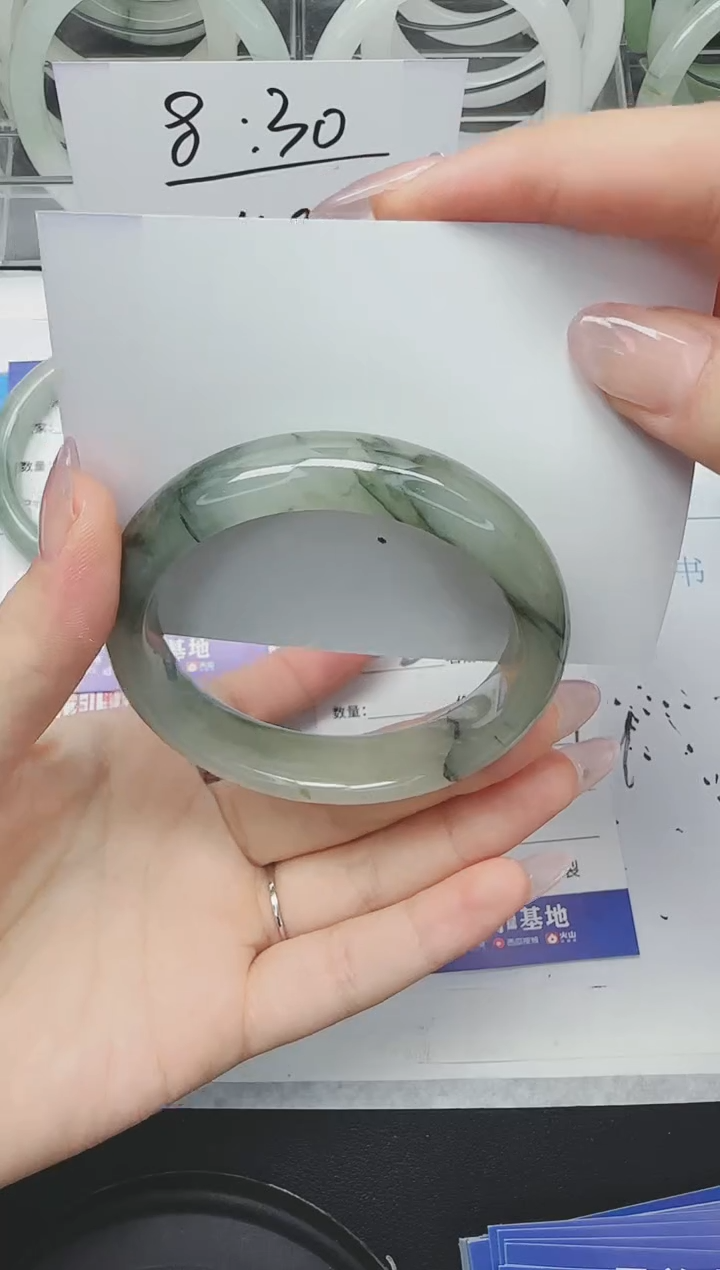 石英质玉手镯未镶嵌2/56.4