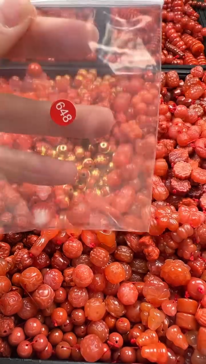【闪购商品】南红玛瑙颈饰未镶嵌1