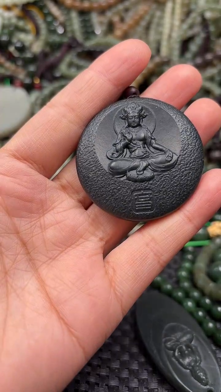 颈饰未镶嵌和田玉1