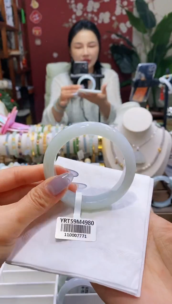 【闪购商品】翡翠手镯未镶嵌144葡萄肉56.5/12.8*8.9