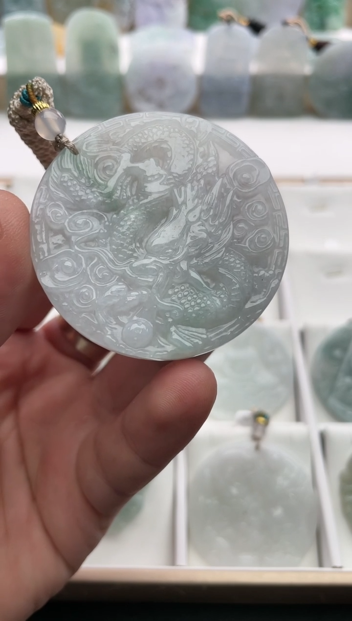 【闪购商品】翡翠颈饰未镶嵌..../3/7/ 70