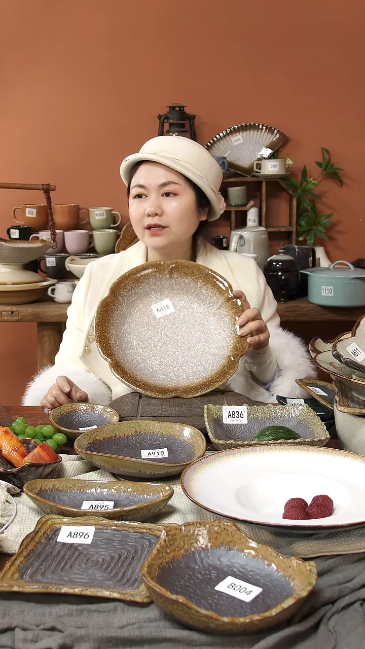 陶瓷A418 一只陶瓷粗陶花边大盆可能微瑕