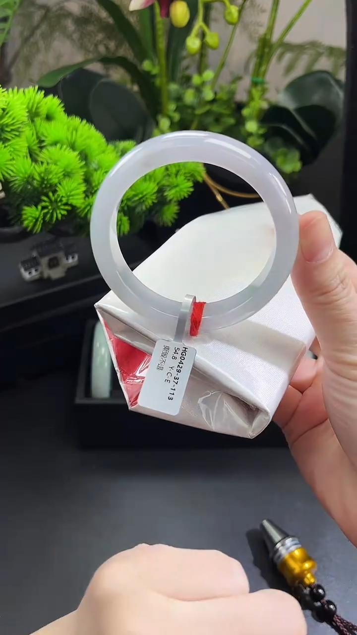 【闪购商品】翡翠手镯未镶嵌正圈