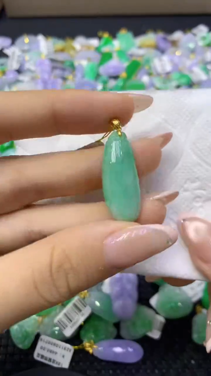 颈饰未镶嵌翡翠天然缅甸翡翠A货